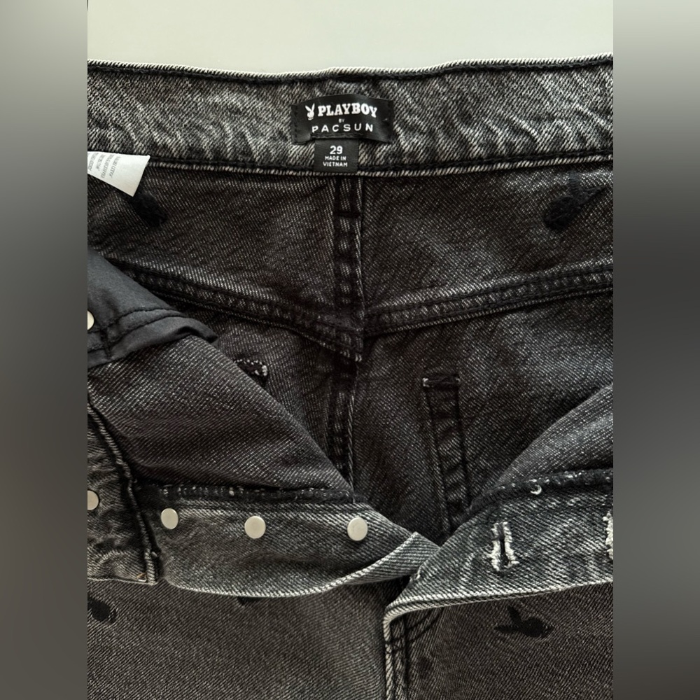 Pacsun Jeans X Playboy - Women’s Size 29 - Grey w/ Black Playboy Bunny Pattern - Picture 6 of 11